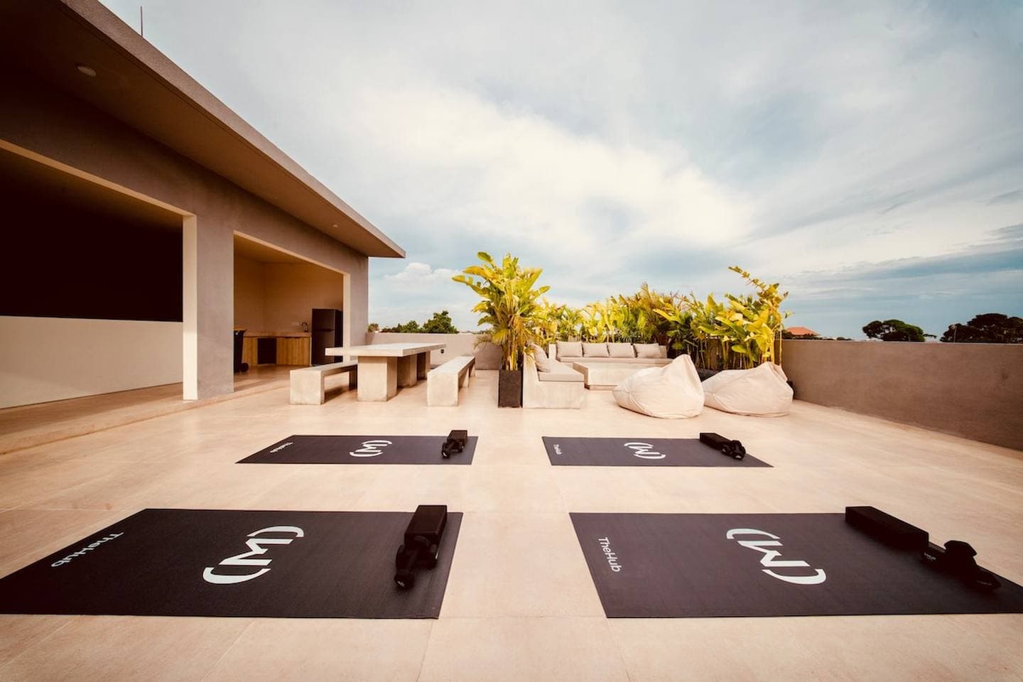 Deluxe Studio 3 — Co-working, Pool & Rooftop — photo 4